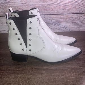Womens Marc Fisher  Yente Chelsea Boot White Leather 6.5